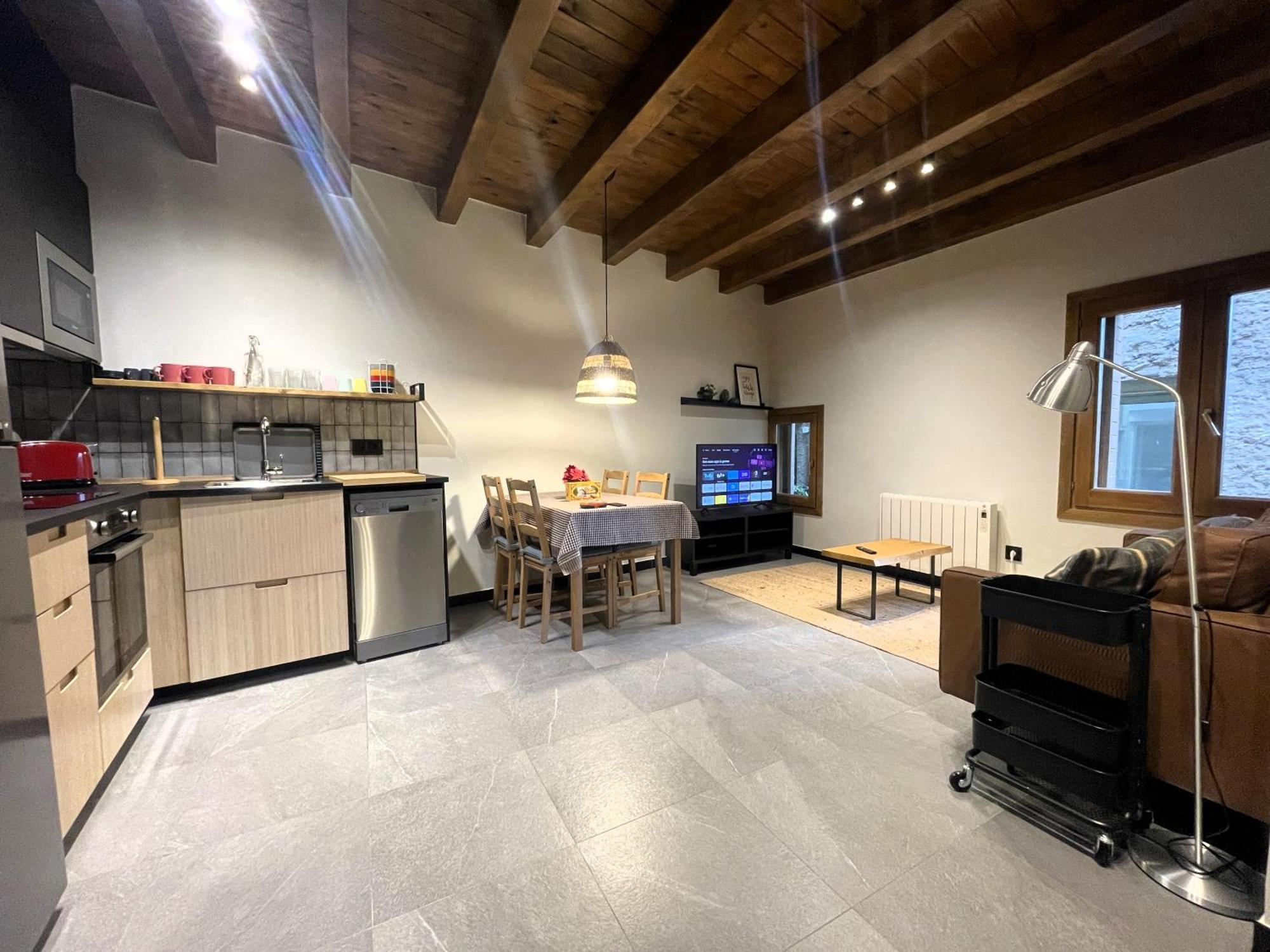 Apartamento Duplex En El Puente Historico, Gra De Fajol Кампродон Экстерьер фото