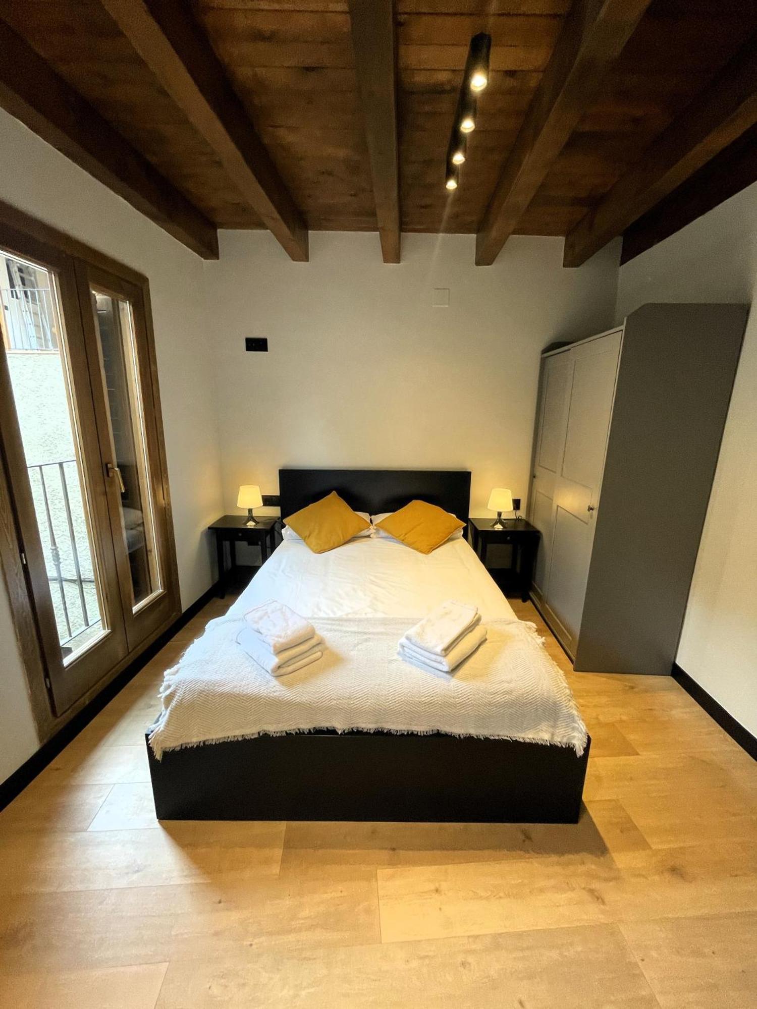 Apartamento Duplex En El Puente Historico, Gra De Fajol Кампродон Экстерьер фото